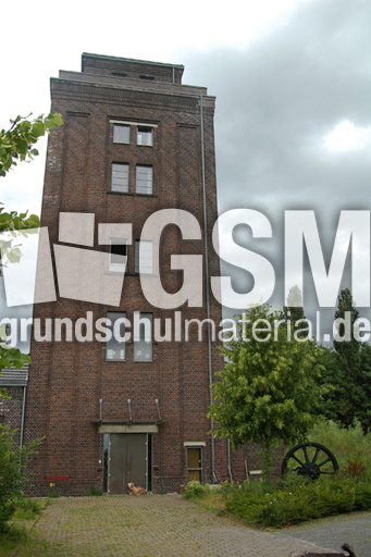 Schachtturm Rote Fuhr.jpg